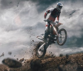 布拉德利追忆童年，花园里的滑铲与杰拉德的永恒回响