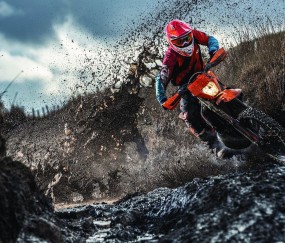 巴萨内幕风波，为省奖金疑云，莱万多夫斯基被指放弃进球引争议