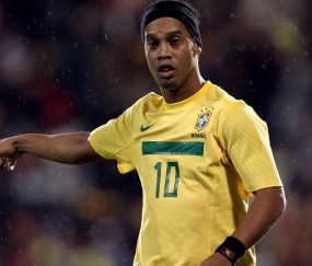 东亚对决战术解析引热议，日媒与网友聚焦中国足球进攻手段单一化现象