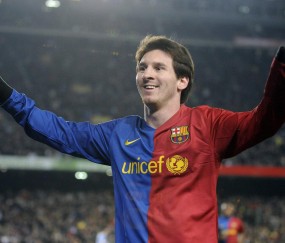 裁判争议再起！奥利尼克遭强力推搡离场，球迷怒斥这不吹犯规？