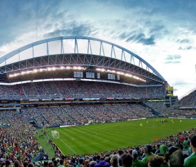 意媒曝阿贾克斯以小博大，350万欧元买断费锁定小伊布，北欧新星能否闪耀荷甲？